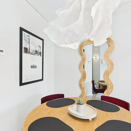 Mazarin Apartment- Private Parking 아파트