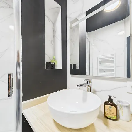 Mazarin Apartment- Private Parking Appartement Metz