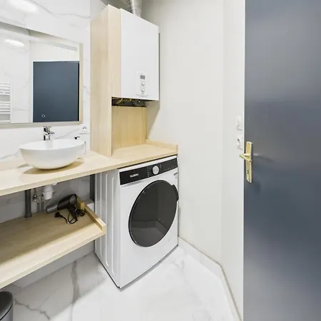 Mazarin Apartment- Private Parking 아파트